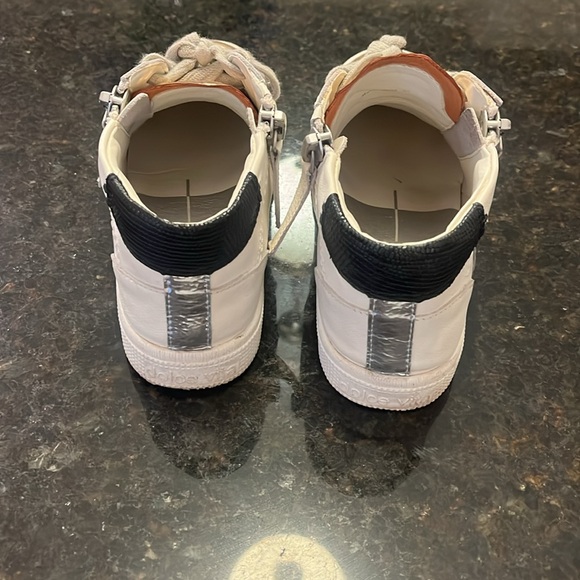 DOLCE VITA HIGH TOP METALLIC  SNEAKER SIZE 6.5 - Picture 4 of 9
